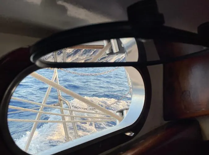 船屋 Sailboat On Board *