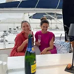Sailboat On Board Bateau-hôtel