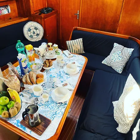 Hotel en barco Sailboat On Board Catania