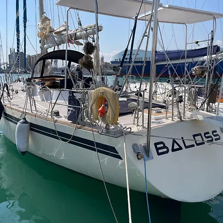 Hotel en barco Sailboat On Board *