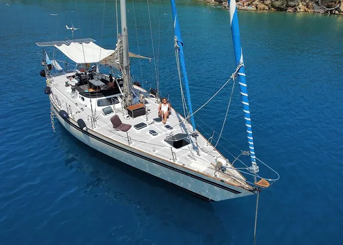 Sailboat On Board Úszó hotel *