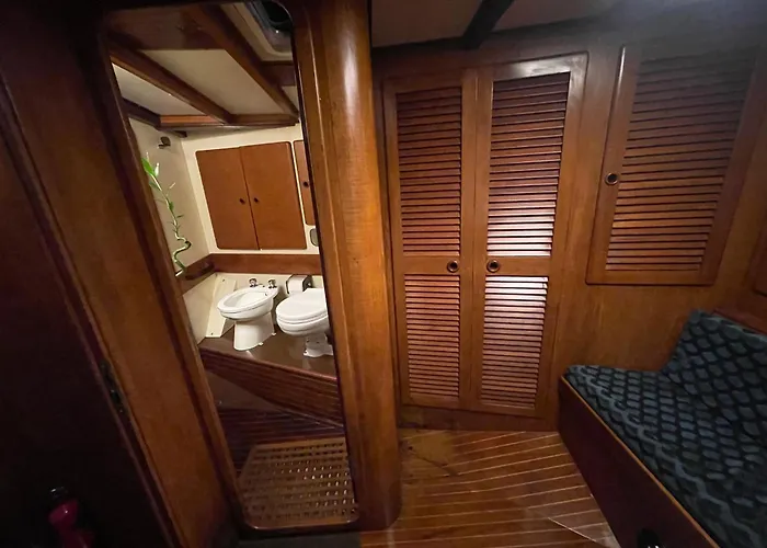 Úszó hotel Sailboat On Board *