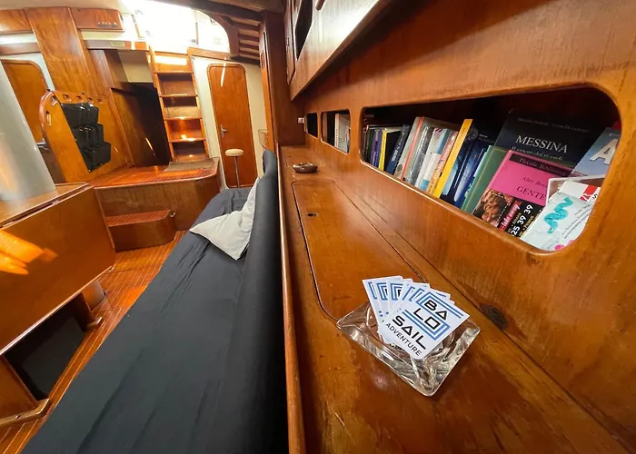 Úszó hotel Sailboat On Board Catania